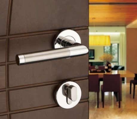 Các lưu ý khi chọn mua khóa cửa tay gạt