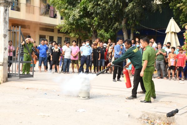 Tuyên truyền, thực hành chữa cháy và cứu nạn cứu hộ tại ký túc xá công nhân