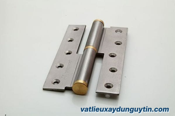 Khi lựa chọn bản lề cần quan tâm đến tiêu chí gì?