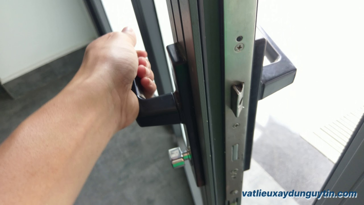 Khóa đa điểm: Giải pháp an toàn hiệu quả cho mọi loại cửa