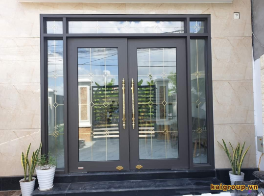 Bản lề thủy lực cho cửa nhôm: Giải pháp đóng mở êm ái